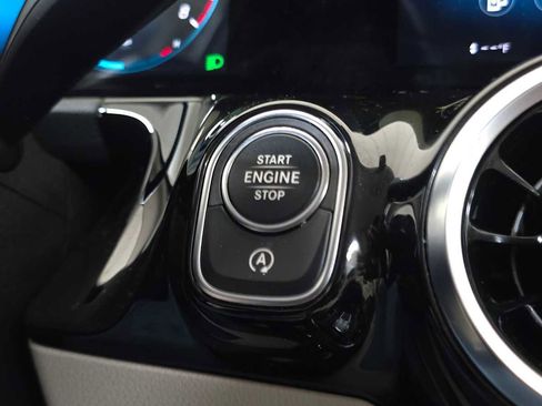 Used 2022 Mercedes-Benz GLA 250 4MATIC image 35