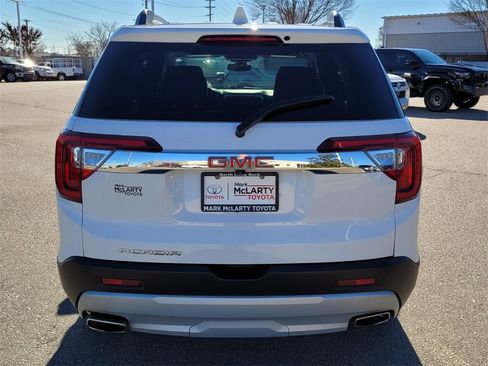 Used 2023 GMC Acadia SLT image 10