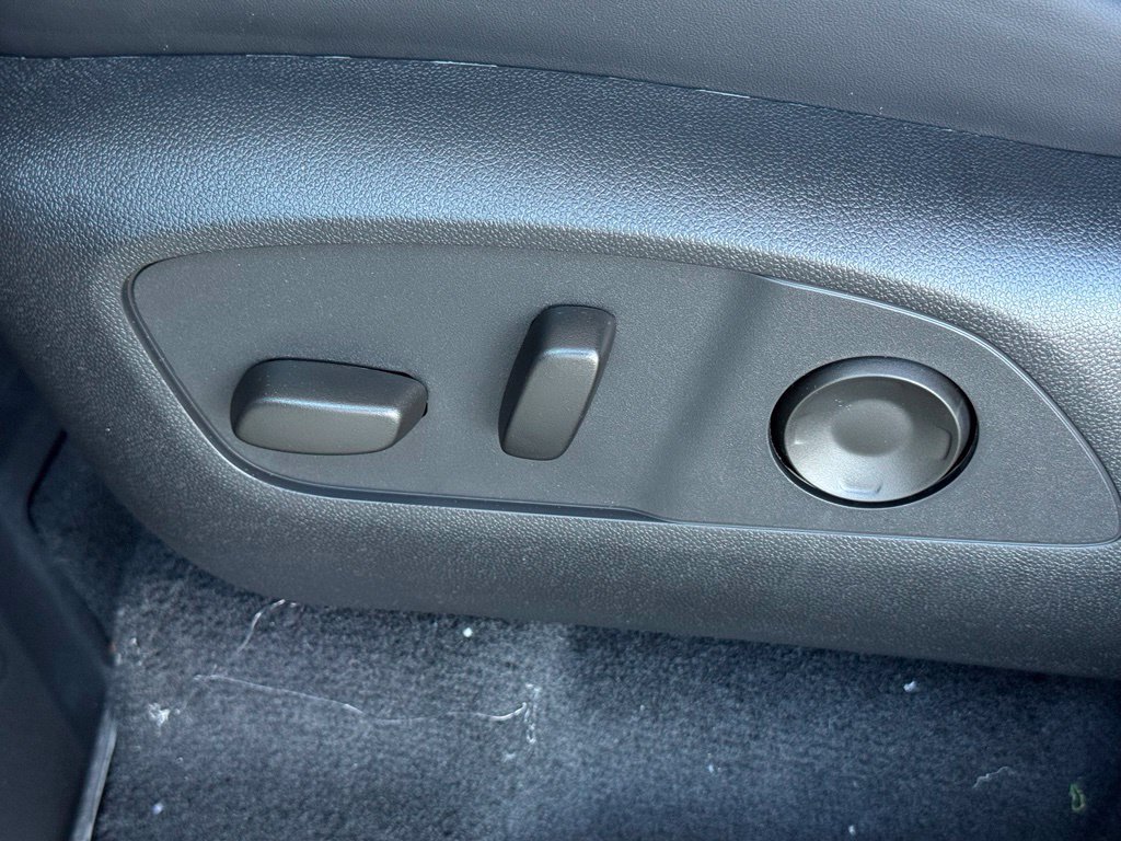 New 2027 Chevrolet Traverse RS w/ LPO, Floor Liner Package FWD image 29