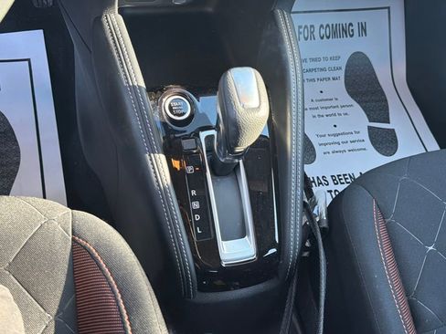 Used 2020 Nissan Kicks SR image 16