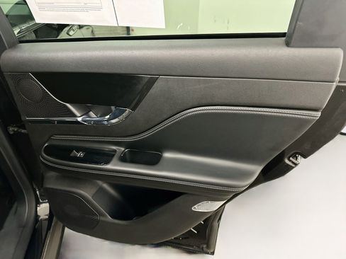 Used 2023 Lincoln Corsair AWD image 32
