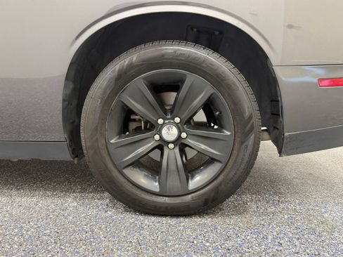 Used 2016 Dodge Challenger SXT RWD image 12