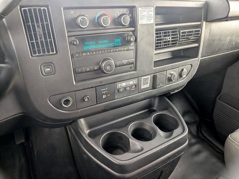 Used 2018 GMC Savana 3500 Extended w/ Driver Convenience Package image 20