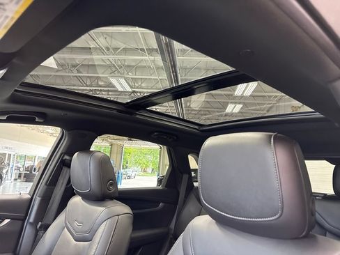 Used 2022 Cadillac XT5 Premium Luxury w/ Technology Package AWD/4WD image 12