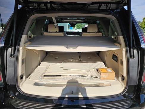 New 2026 Cadillac Escalade Platinum Sport AWD/4WD image 14