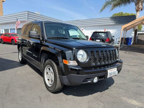 Used 2015 Jeep Patriot Sport w/ Power Value Group FWD image 9