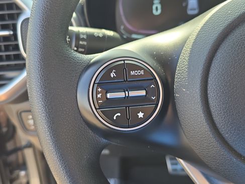 Certified 2023 Kia Soul LX w/ LX Technology Package FWD image 29