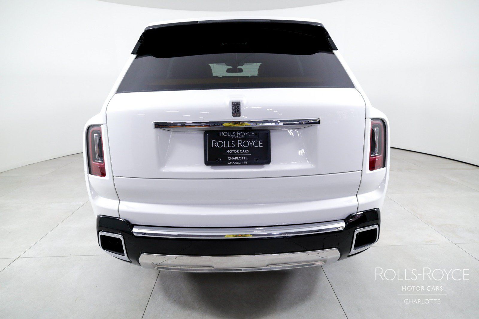 Used 2025 Rolls-Royce Cullinan AWD/4WD image 9