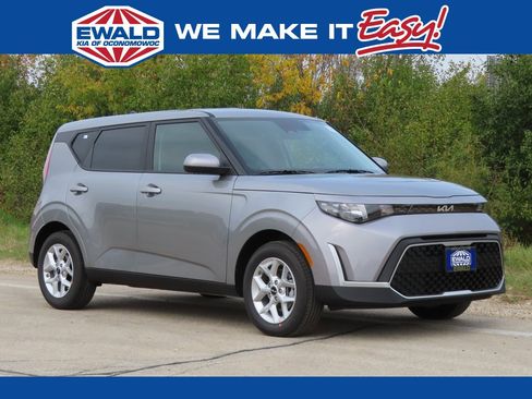 New 2025 Kia Soul LX image 1