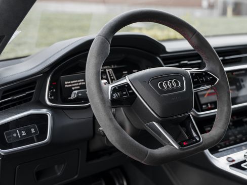 Used 2023 Audi RS 7 Sportback w/ Carbon Optic Package AWD/4WD image 10
