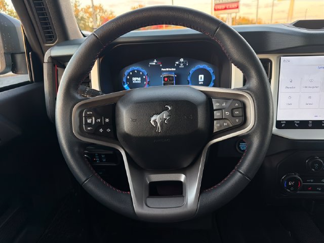Used 2025 Ford Bronco Heritage Edition AWD/4WD image 17