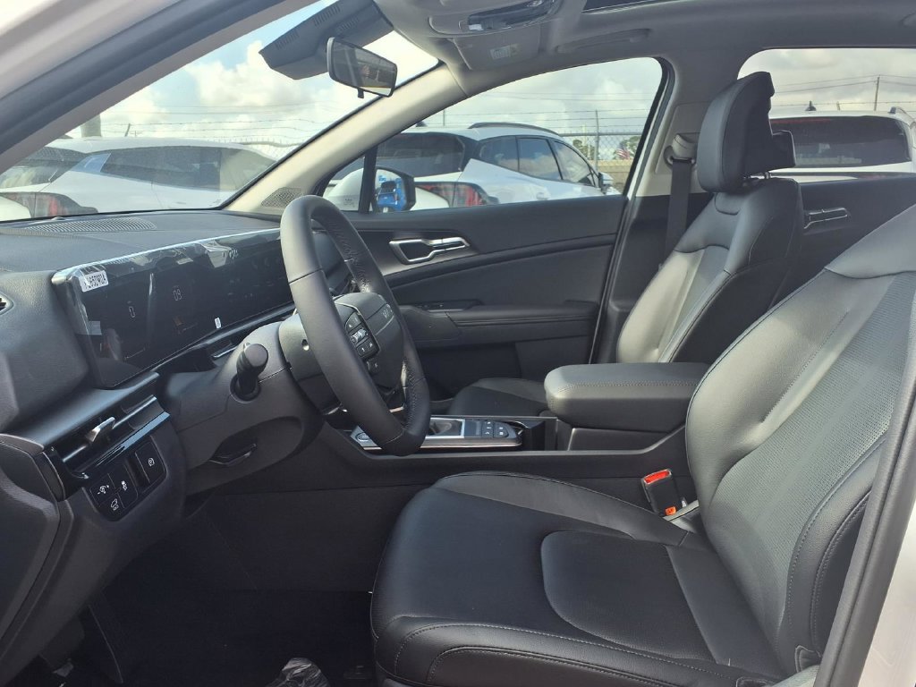 Certified 2026 Kia Sportage EX w/ EX Panorama Roof Package FWD image 14