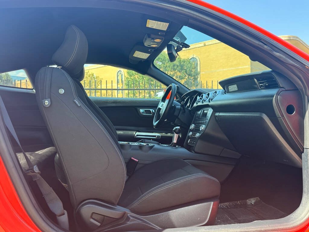 Used 2016 Ford Mustang Coupe w/ Equipment Group 051A RWD image 23