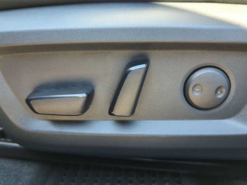 Used 2021 Nissan Rogue SL w/ Premium Package image 18