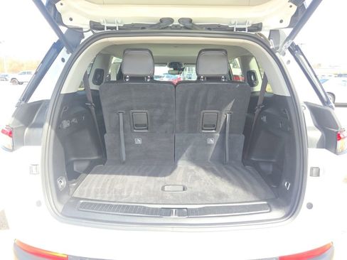 Used 2023 Jeep Grand Cherokee L Limited w/ Black Appearance Package AWD/4WD image 7