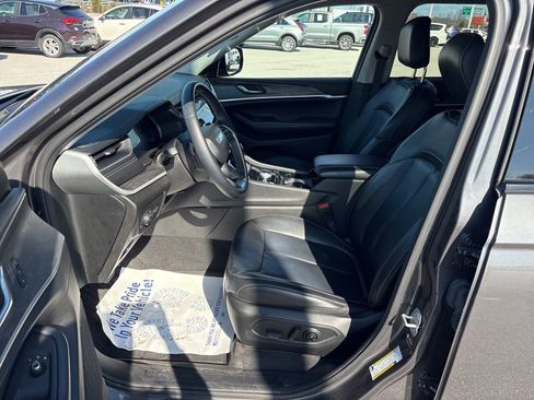Used 2021 Jeep Grand Cherokee L Limited AWD/4WD image 27