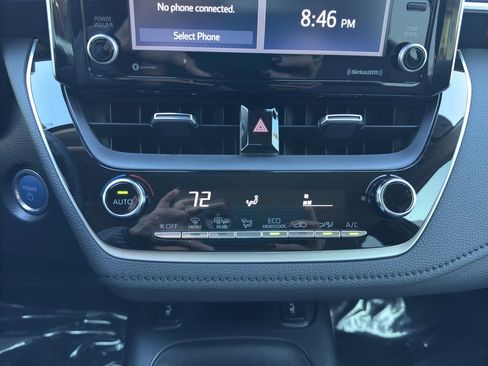 Used 2022 Toyota Corolla LE image 22