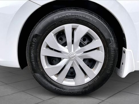 Used 2024 Nissan Versa S w/ Trunk Package image 9