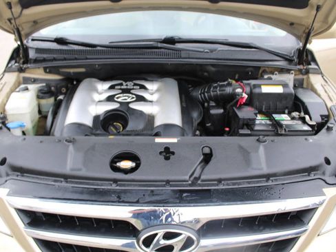 Used 2007 Hyundai Entourage GLS FWD image 22