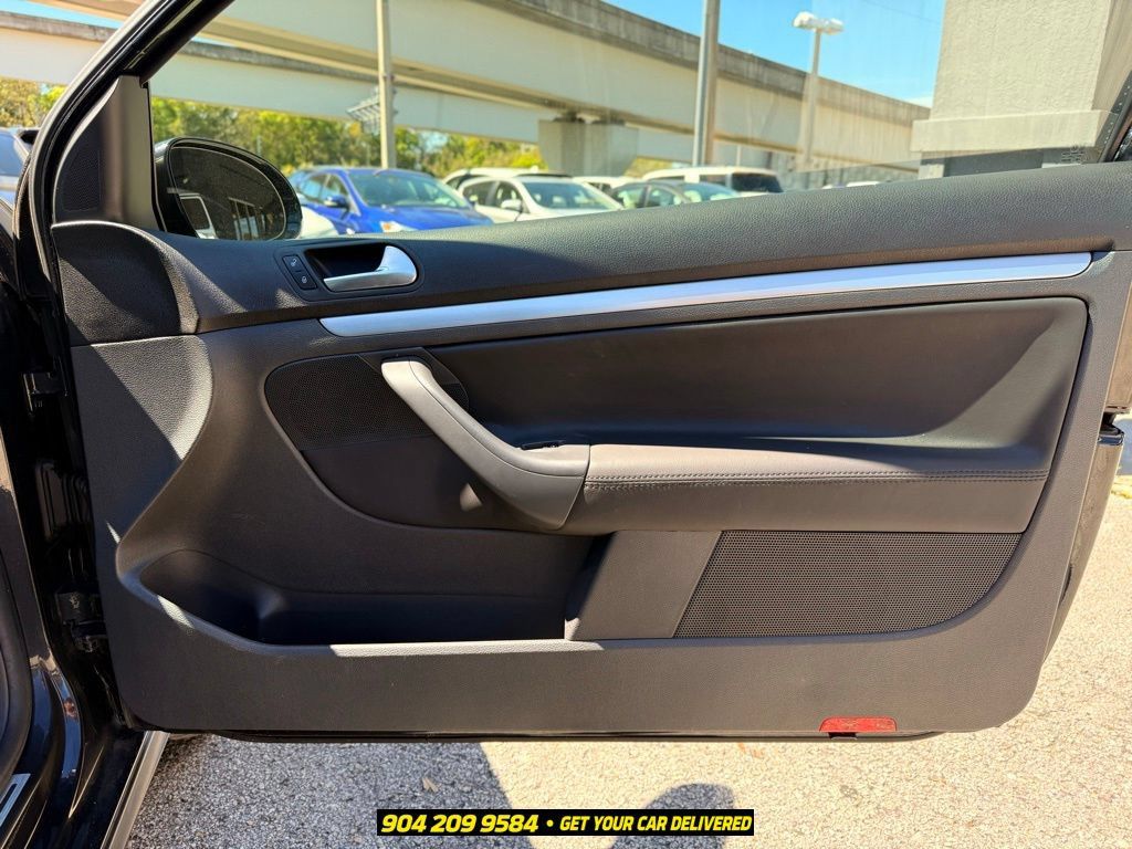 Used 2007 Volkswagen GTI 2-Door FWD image 23