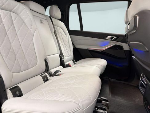 Used 2023 BMW X7 xDrive40i w/ M Sport Package AWD/4WD image 31