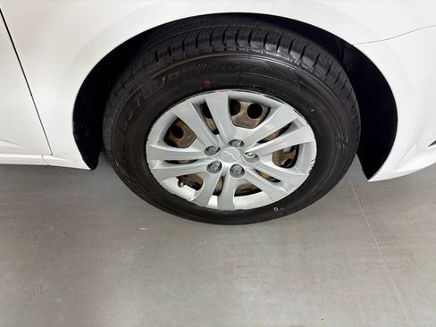 Used 2017 Chevrolet Sonic LS image 10