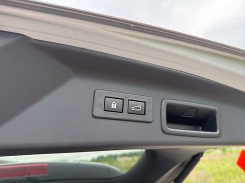 Used 2025 Subaru Forester Touring AWD/4WD image 22