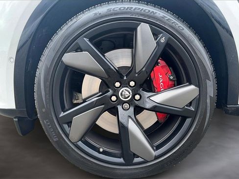 Used 2024 Jaguar F-PACE SVR image 8