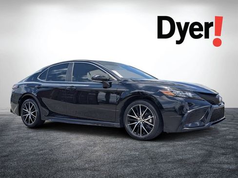 Used 2024 Toyota Camry SE FWD image 1