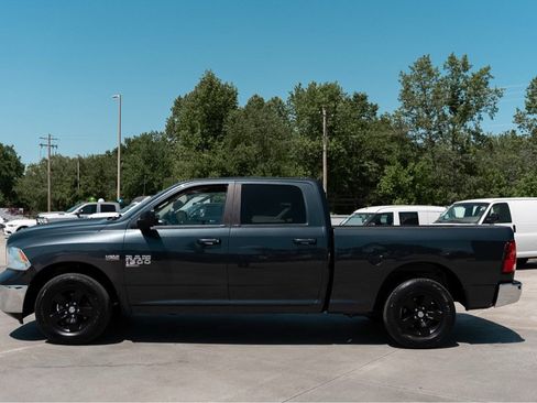 Used 2019 RAM 1500 Classic SLT RWD image 2