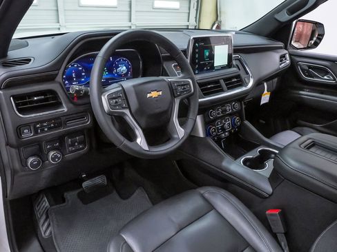 Used 2024 Chevrolet Tahoe LT w/ LT Signature Package RWD image 2