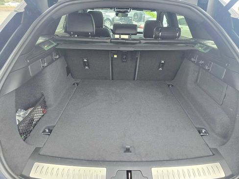 Certified 2025 Land Rover Range Rover Velar Dynamic SE image 17