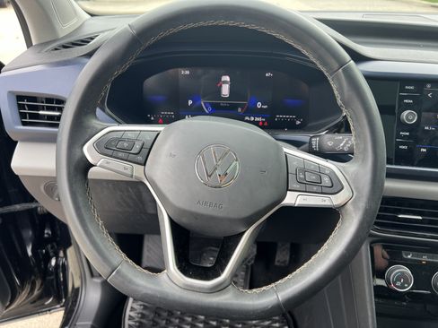 Certified 2023 Volkswagen Taos SE w/ Panoramic Sunroof Package FWD image 16