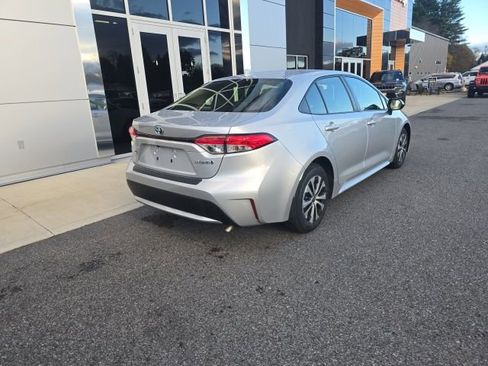 Used 2022 Toyota Corolla LE image 6