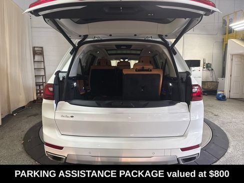 Used 2022 BMW X7 xDrive40i w/ Premium Package AWD/4WD image 10