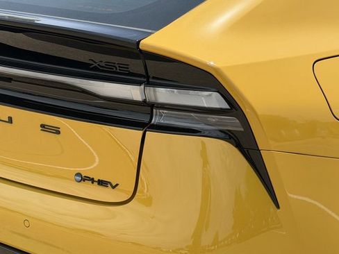 New 2026 Toyota Prius Plug-In Hybrid FWD image 7