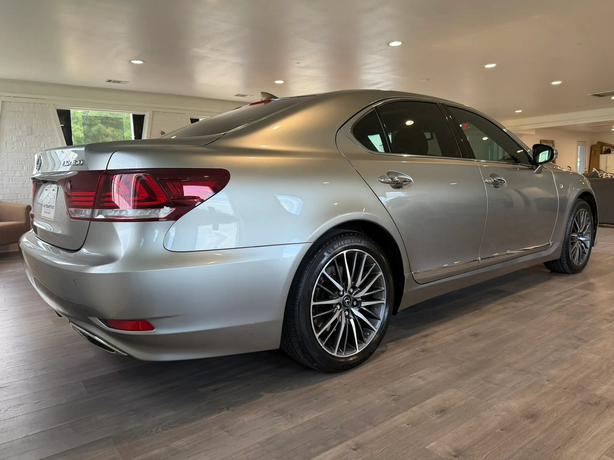Used 2016 Lexus LS 460 w/ F Sport Package RWD image 3