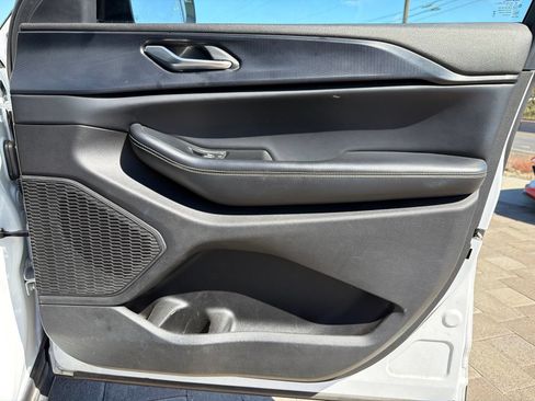 Used 2023 Jeep Grand Cherokee L Laredo AWD/4WD image 25