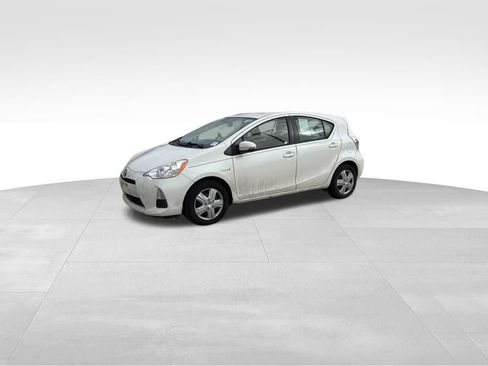 Used 2014 Toyota Prius C Two image 10