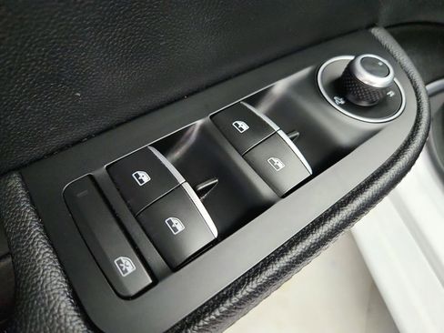 Used 2019 Alfa Romeo Giulia AWD image 20