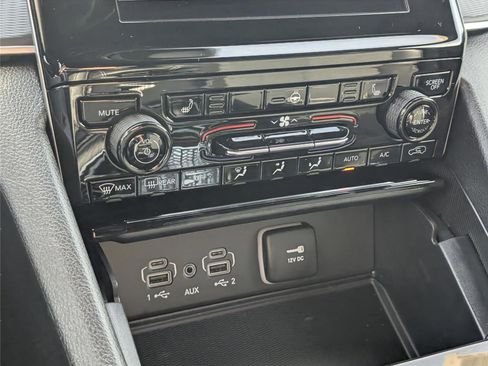 New 2025 Jeep Grand Cherokee Altitude image 26