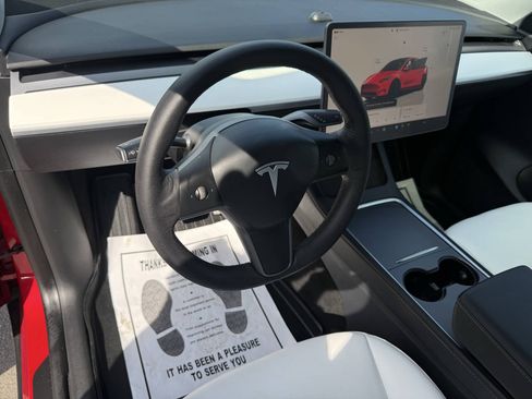 Used 2022 Tesla Model Y Performance AWD/4WD image 12