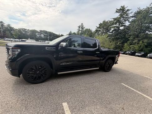 Used 2022 GMC Sierra 1500 Denali AWD/4WD image 3