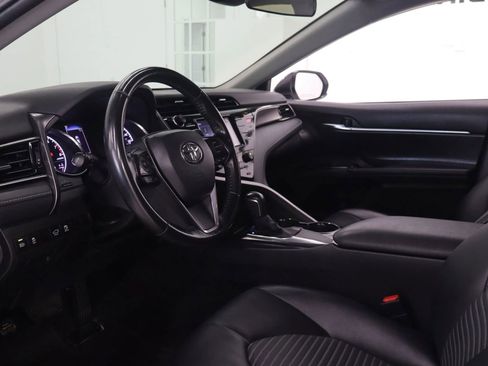 Used 2020 Toyota Camry SE image 29