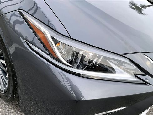Used 2025 Lexus ES 350 w/ Premium Package image 26