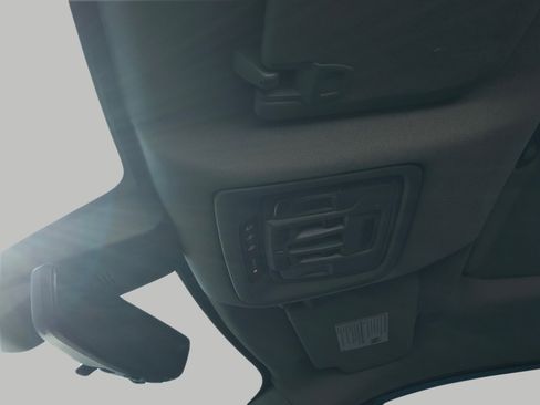 Used 2019 GMC Sierra 1500 Denali w/ Technology Package image 17