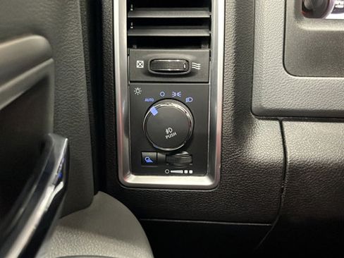 Used 2019 RAM 1500 Big Horn AWD/4WD image 27