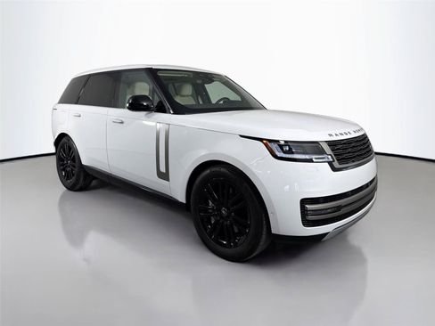 Used 2025 Land Rover Range Rover SE AWD/4WD image 3