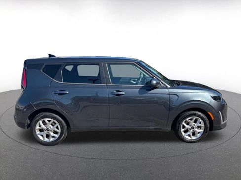 Used 2025 Kia Soul LX w/ LX Technology Package FWD image 15