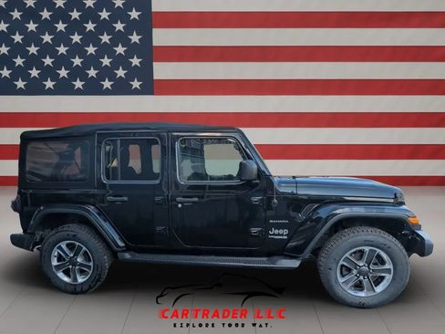 Used 2018 Jeep Wrangler Unlimited Sahara w/ LED Lighting Group AWD/4WD image 5